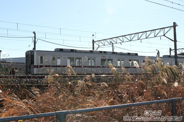 アントで牽引されて転線作業が終わった11480F+11461F