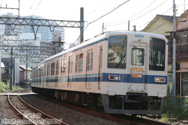 2022年秋の全国交通安全運動ヘッドマークを付けた8565F（その2）