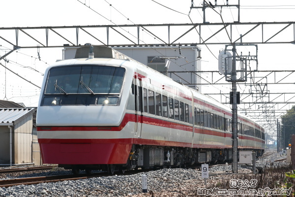 伊勢崎線を走る試運転中の207F（往路）