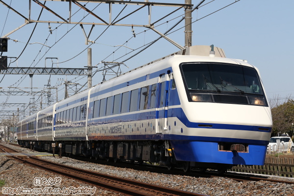 伊勢崎線を走る試運転中の205F（復路）