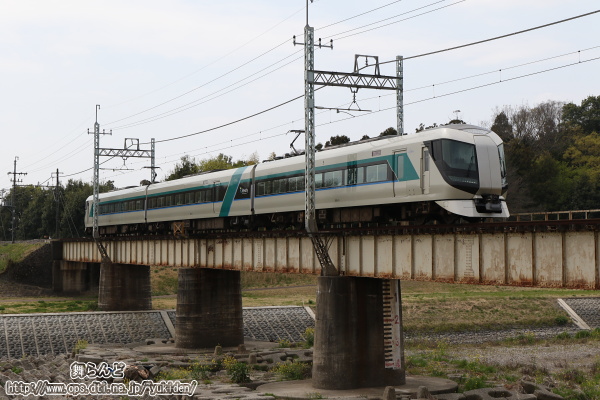 黒川橋梁を渡る500系（往路）
