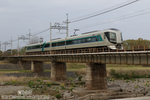 黒川橋梁を渡る500系（復路）