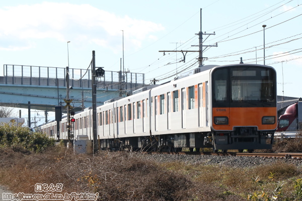 走り去って行く51006F