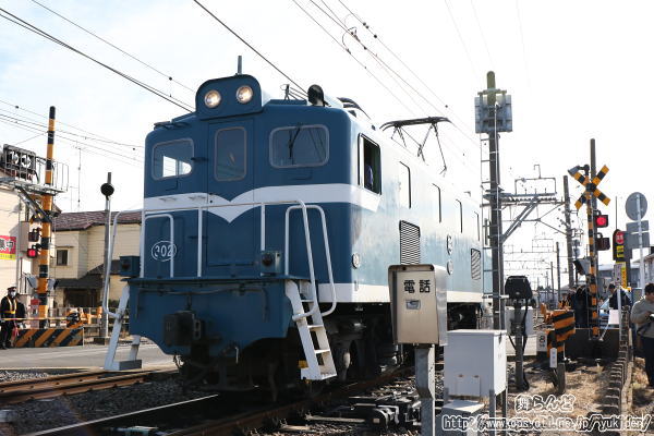 羽生駅（秩父鉄道）へ向かうデキ302