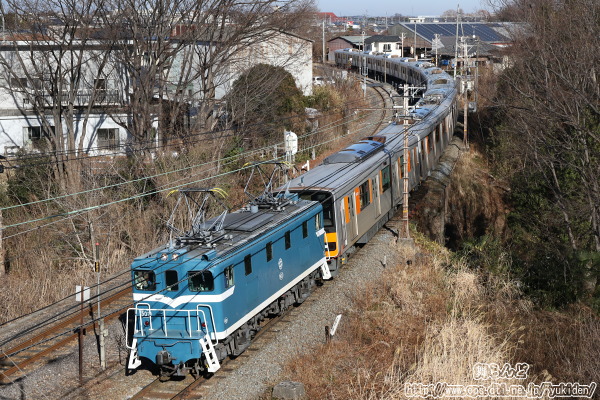 約15年ぶりにこの場所で撮影したデキ507に牽引された51071F