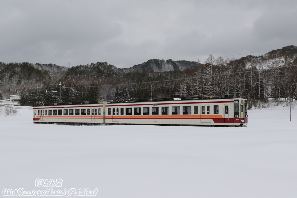 雪原の中を行く61102F