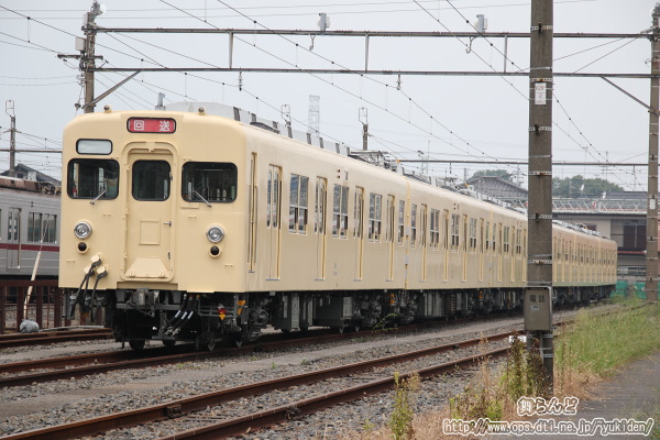 71701Fの左側に留置された8111F