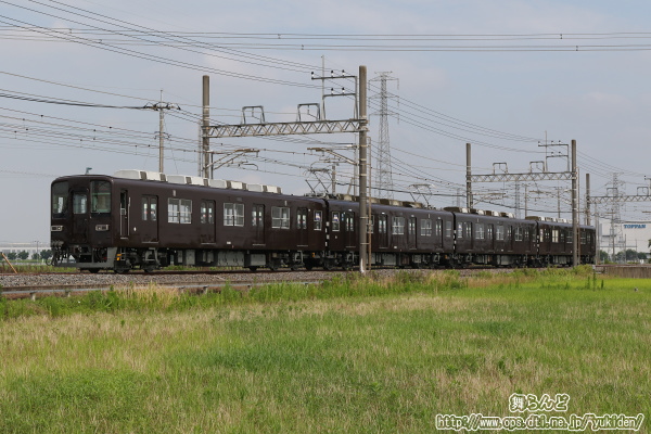 東上線へ戻る為に東武日光線を走るぶどう色1号の塗装となった81111F