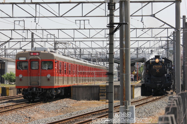 8506F＋8111FとC58363（SLパレオエクスプレス）の離合