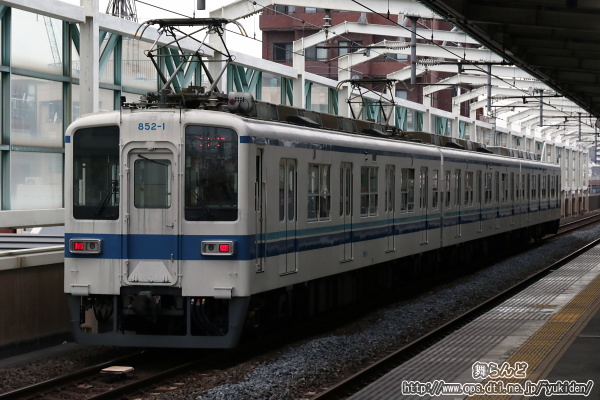 東武スカイツリーラインの複々線区間を行く8000系3両編成（復路　その2)