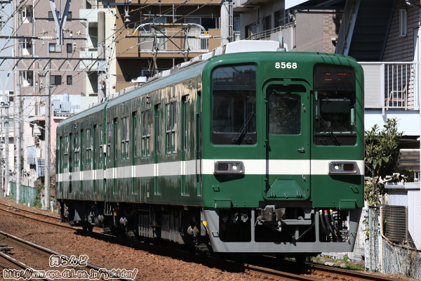 試験塗装車両リバイバルカラー（8586F）