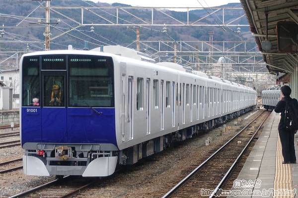 東上線への入線待ちをしている91001F