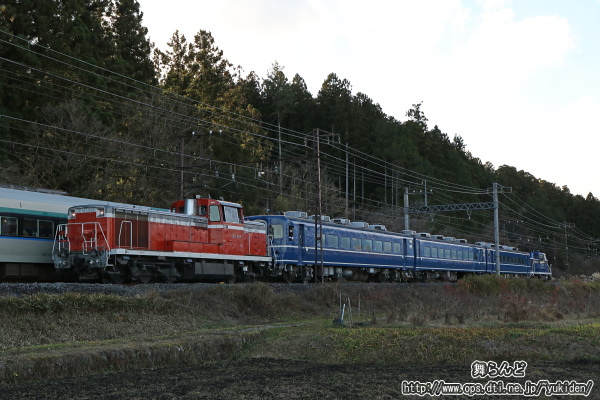 東武日光から下今市へ向かうDE10のプッシュプル走行