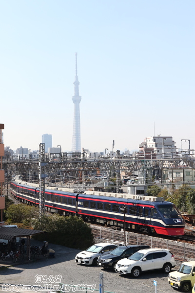 京スカイツリーとMLB Tokyo Series　開催記念ラッピング列車