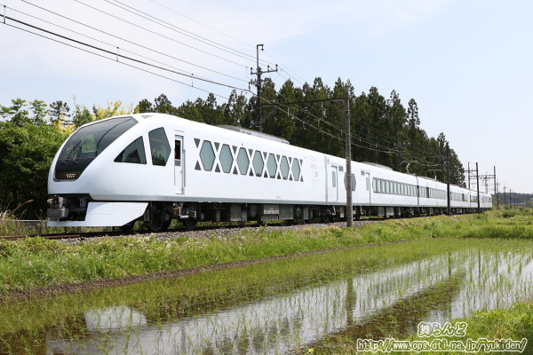鬼怒川線で試運転を行うN100系（往路）