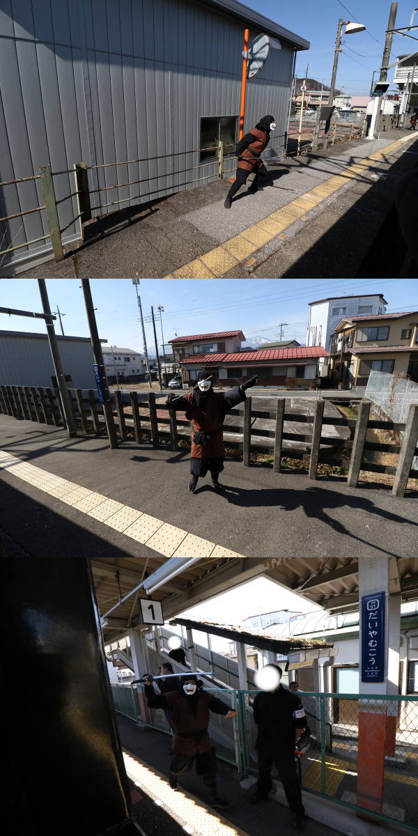風魔忍者が待ち構えていた大谷向駅を通過するEDO WONDER TRAIN（3/1　SL大樹5号）