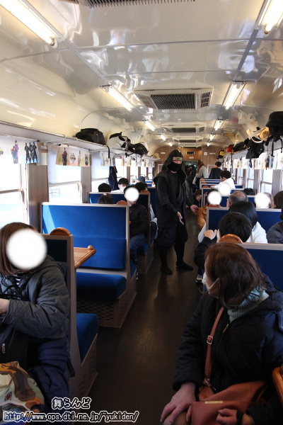 風魔忍者を捕縛する為に車内に現れた江戸忍者（3/1　SL大樹5号）