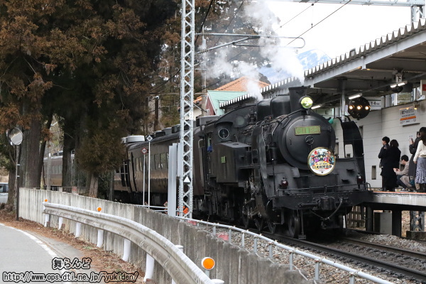 東武ワールドスクウェア駅に到着したEDO WONDER TRAIN（3/2　SL大樹6号）