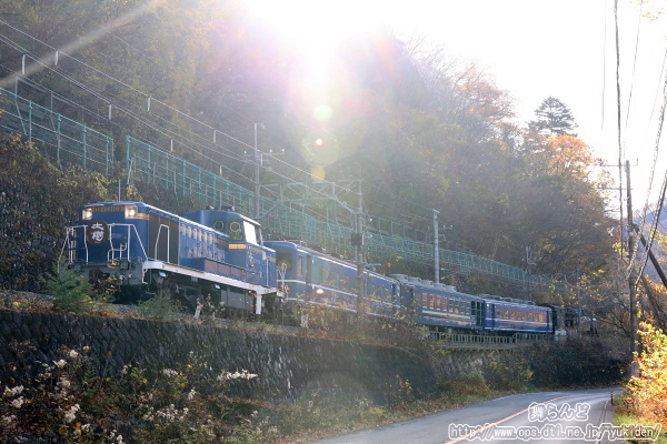 DE10 1099に牽引されて新藤原駅へと向かうところ
