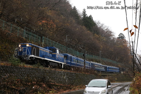 ツアー客を乗せて新藤原駅に向かうSL大樹