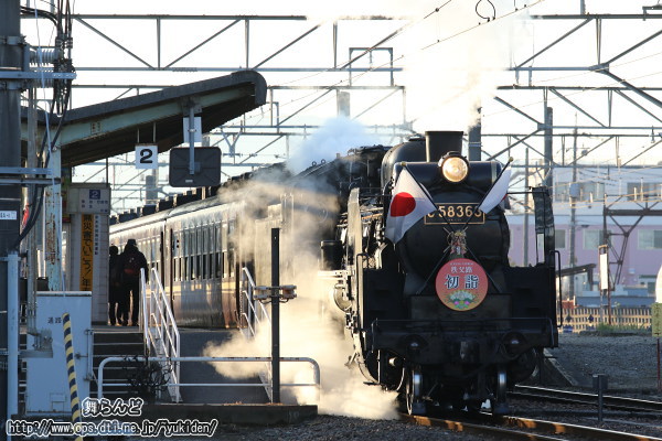 武川駅に到着したSL秩父路初詣号