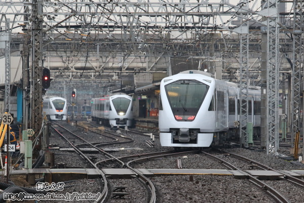 春日部駅で揃ったN100系3編成