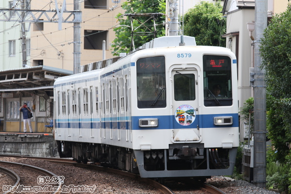 亀戸水神駅を発車した8579F