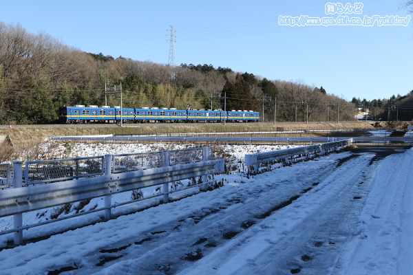 アイスバーンの道と8198F
