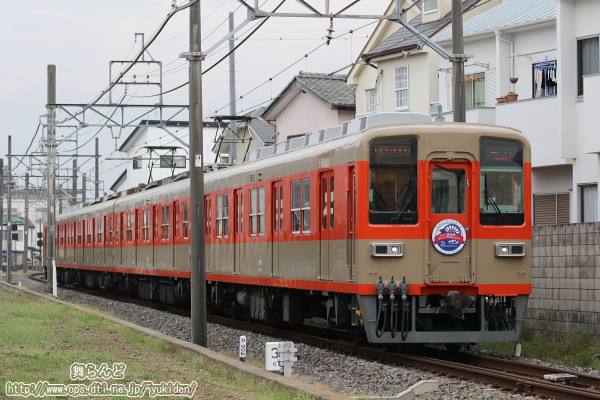 曇天の下を行く81107F