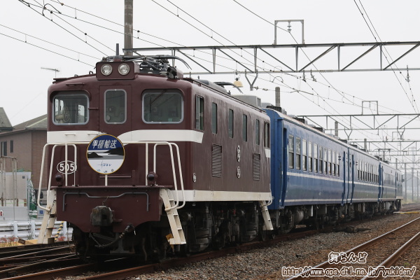 デキ507が牽引する12系・14系甲種輸送（秩父本線／後追い撮影）