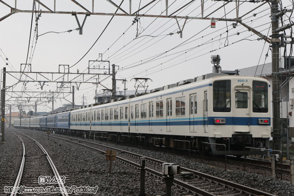 海側から撮影したスハフ14-5、オロ12-5、オロ12-10の甲種輸送列車（その１）