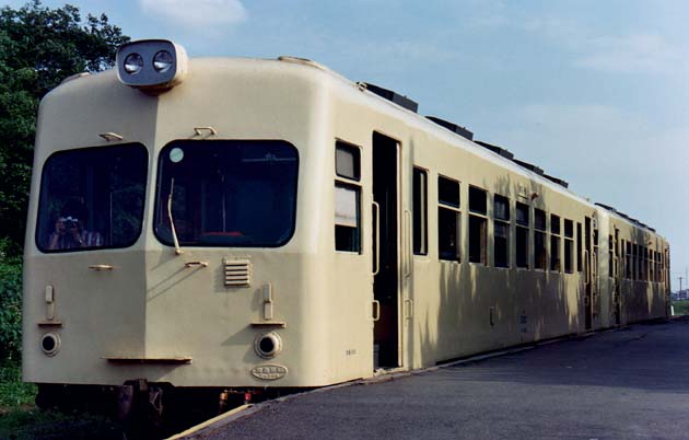 2両編成(キハ2002+キハ2003)