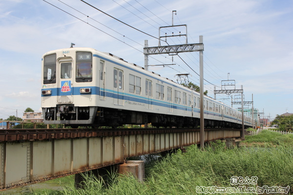 「南越谷阿波踊り」のヘッドマークを付けた8155F＋8521F