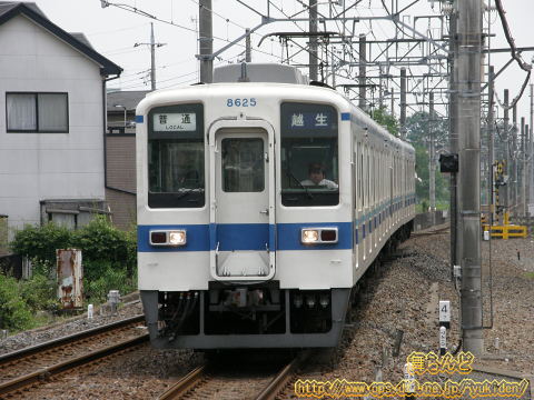 8514F{8525F