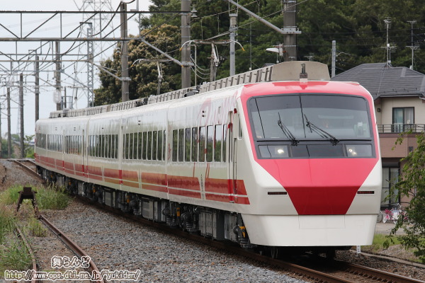 鷲宮に姿を見せた普悠瑪（ぷゆま）カラーの208F
