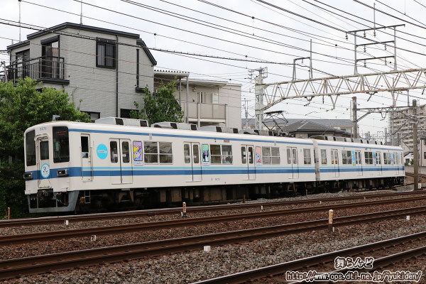 下町スタンプラリー2015のラッピングトレインの側面（その２）