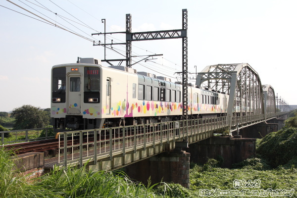 渡良瀬川橋梁を渡るスカイツリートレイン