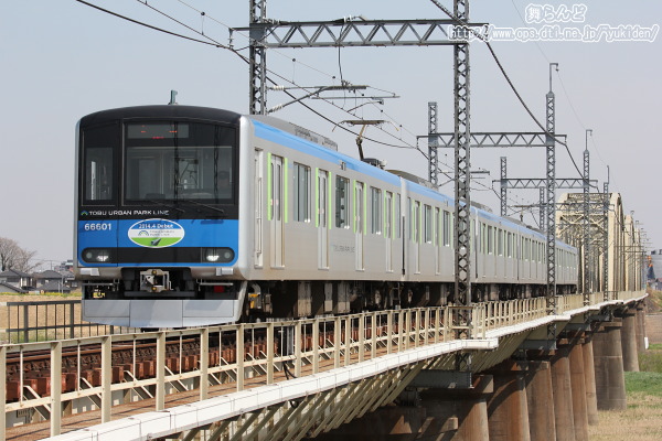 江戸川橋梁を渡る61601F