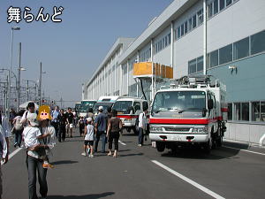働く自動車
